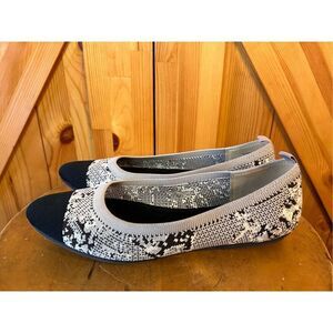 VINCE CAMUTO BALLET FLATS WASHABLE  FABRIC ANTIBACTERIAL SZ. 7